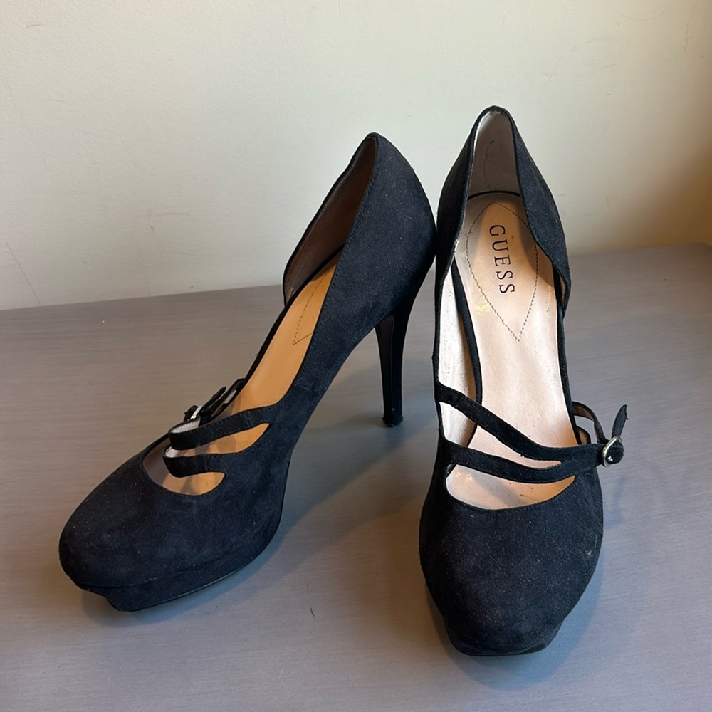 Women’s Guess Suede Platform Pumps